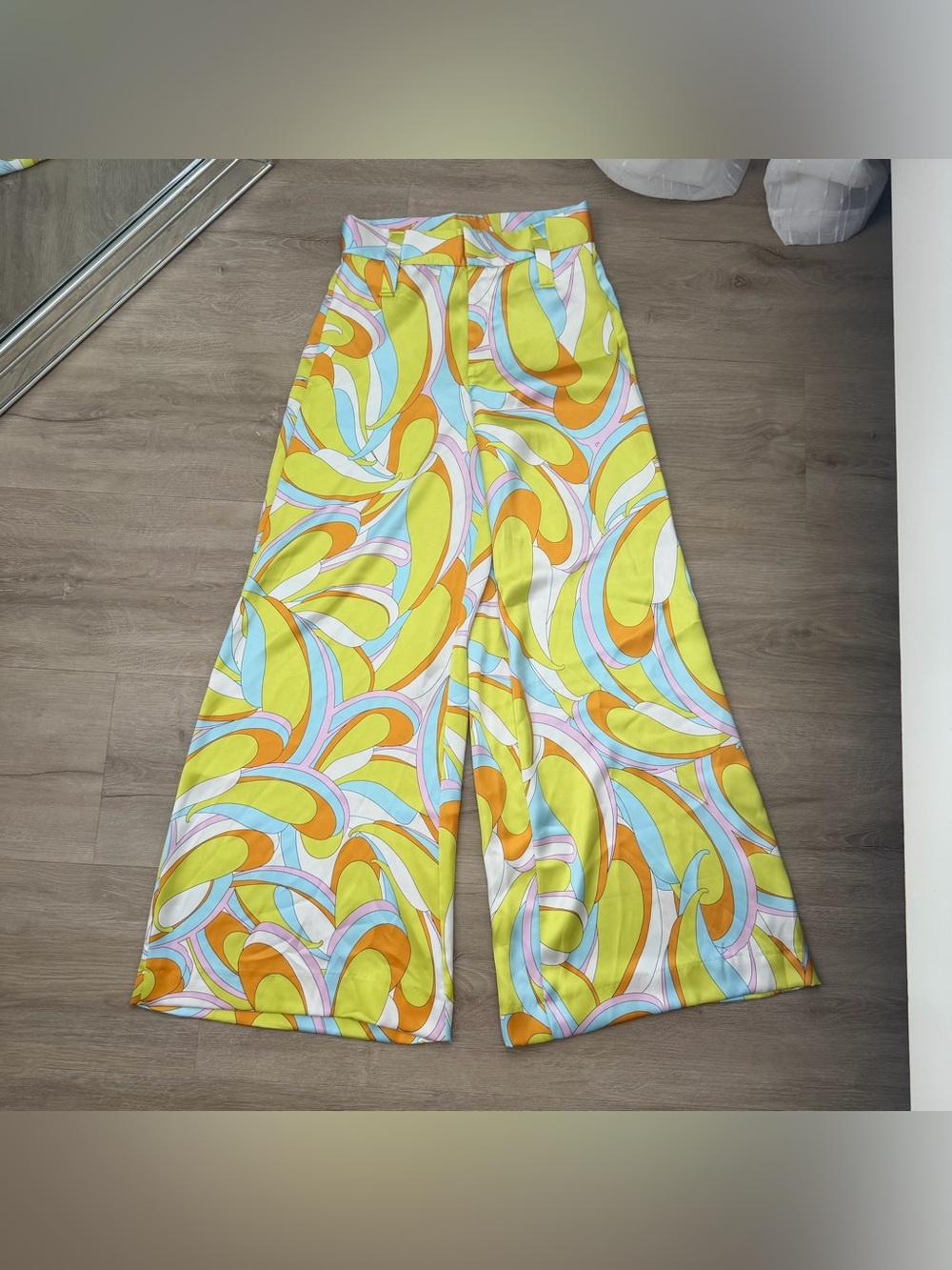 Zara Loose Fit Groovy Vintage Wide Leg Pants